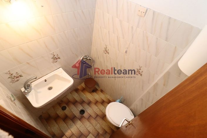 Image No.18-12 Bed Property for sale