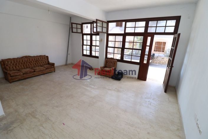 Image No.7-12 Bed Property for sale