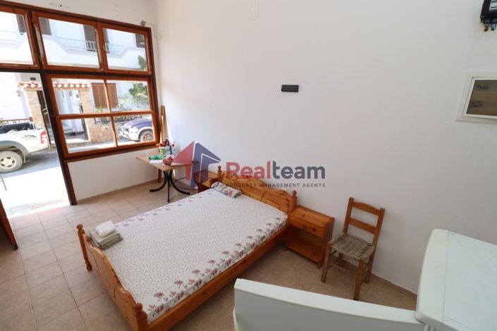 Image No.8-12 Bed Property for sale