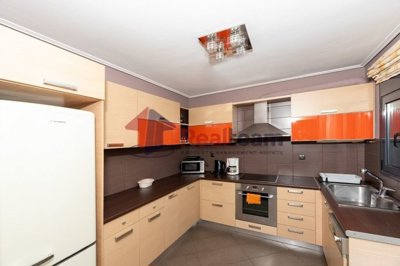 img04bcd673-2039-43ad-b700-026796bb464a