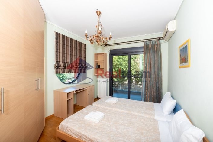 Image No.9-4 Bed Property for sale