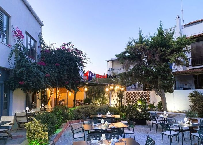 Image No.10-1 Bed Property for sale