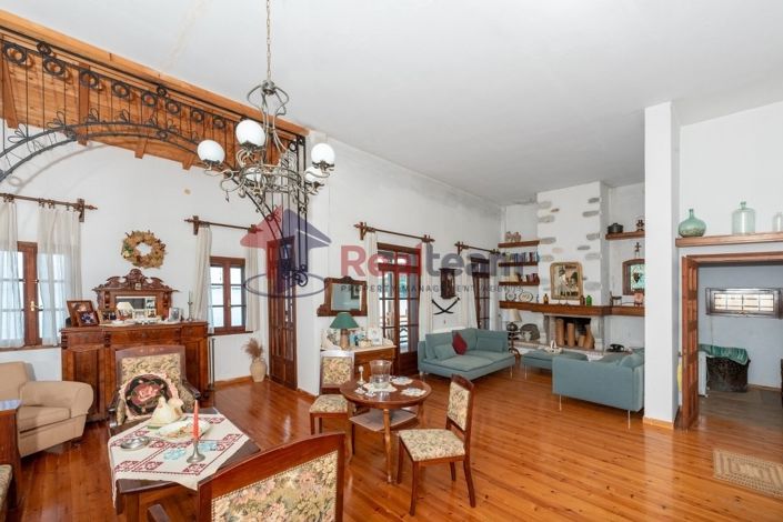 Image No.13-5 Bed Property for sale