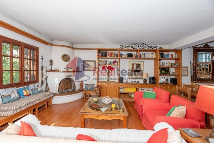 Image No.7-5 Bed Property for sale