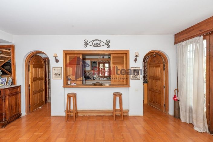 Image No.9-5 Bed Property for sale