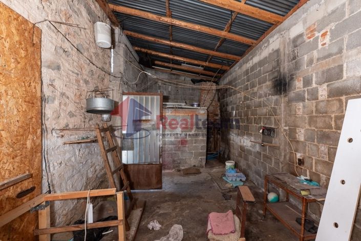 Image No.11-2 Bed Property for sale