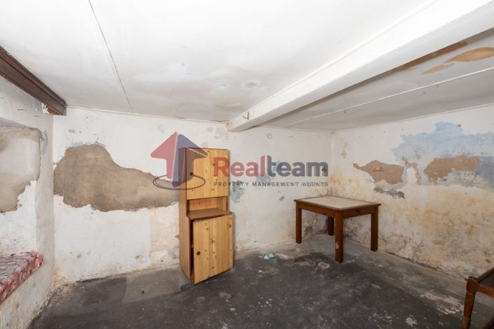 Image No.7-2 Bed Property for sale