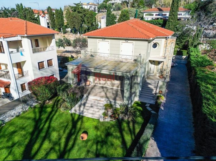 Image No.24-5 Bed Property for sale