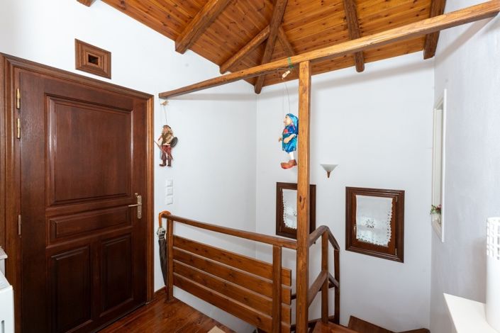 Image No.14-3 Bed Property for sale