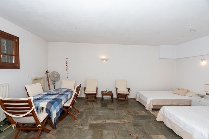 Image No.21-3 Bed Property for sale