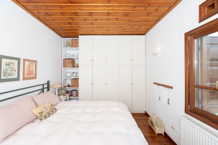 Image No.8-3 Bed Property for sale