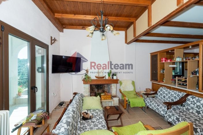 Image No.11-3 Bed Property for sale