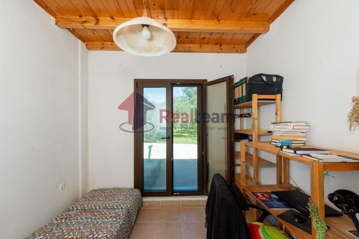 Image No.14-3 Bed Property for sale