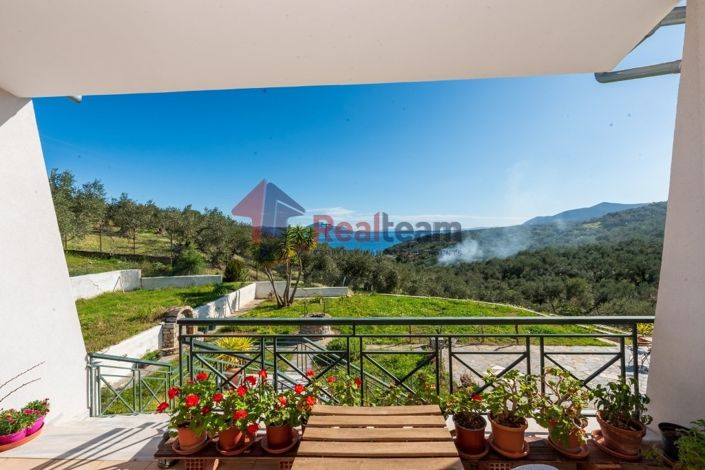 Image No.19-3 Bed Property for sale