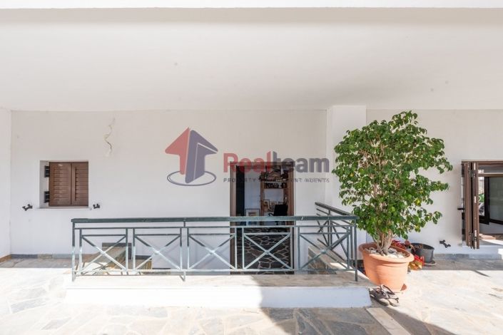 Image No.8-3 Bed Property for sale