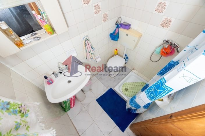 Image No.12-2 Bed Property for sale