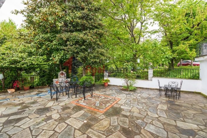 Image No.18-2 Bed Property for sale