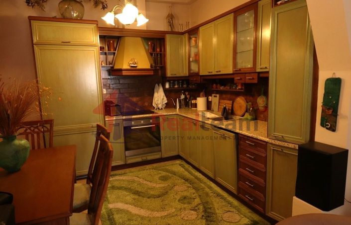 Image No.8-3 Bed Property for sale