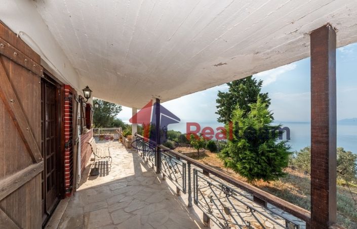 Image No.19-3 Bed Property for sale