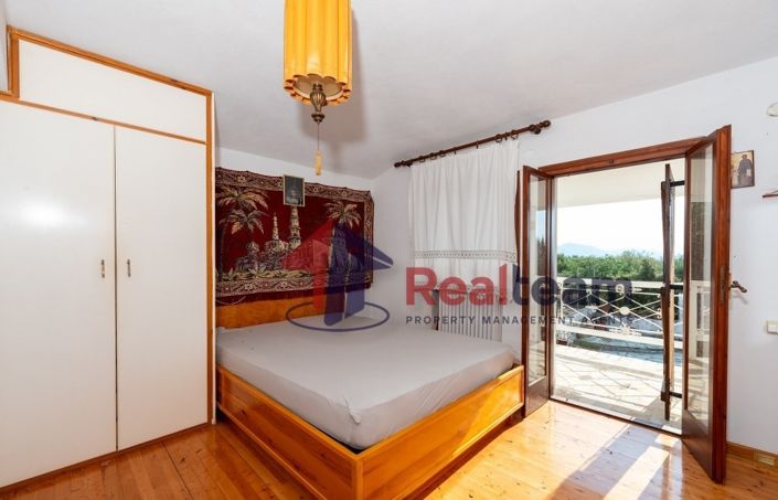 Image No.9-3 Bed Property for sale