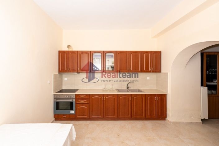 Image No.12-5 Bed Property for sale