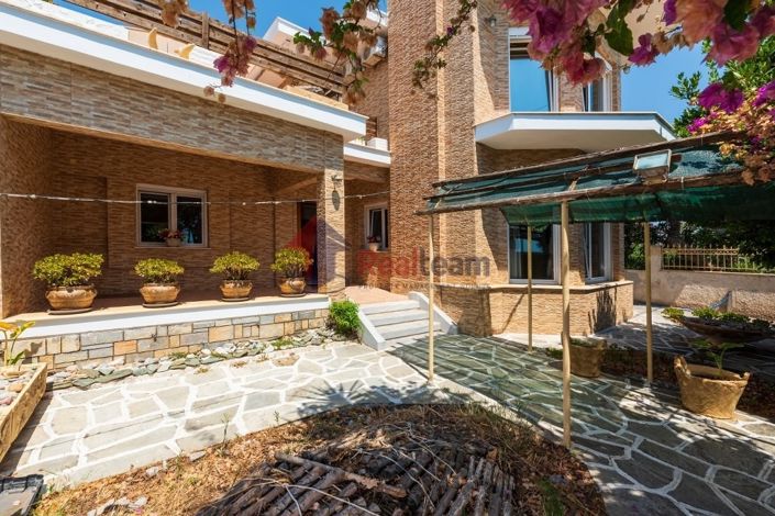 Image No.2-5 Bed Property for sale