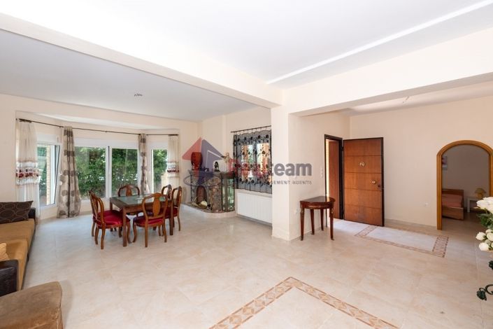 Image No.8-5 Bed Property for sale