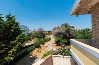 img960eda96-d565-41f4-9d77-648e0b2baee4