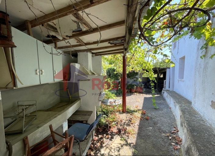 Image No.12-1 Bed Property for sale