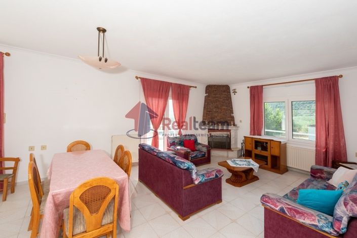 Image No.4-4 Bed Property for sale