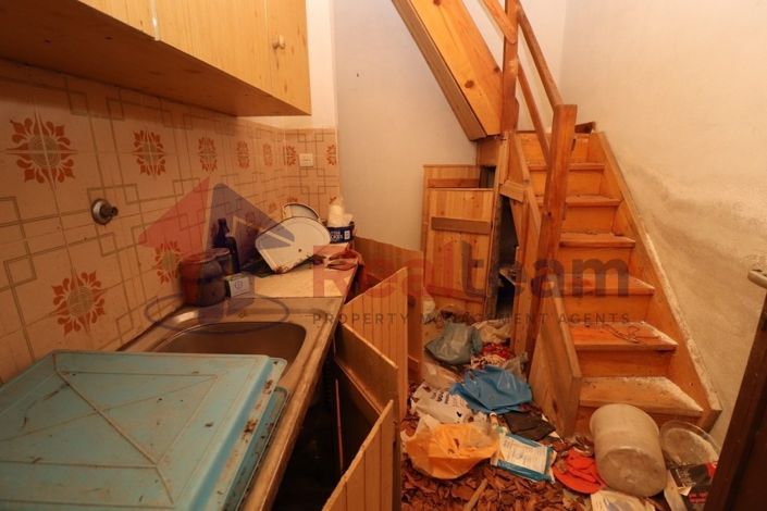 Image No.10-3 Bed Property for sale