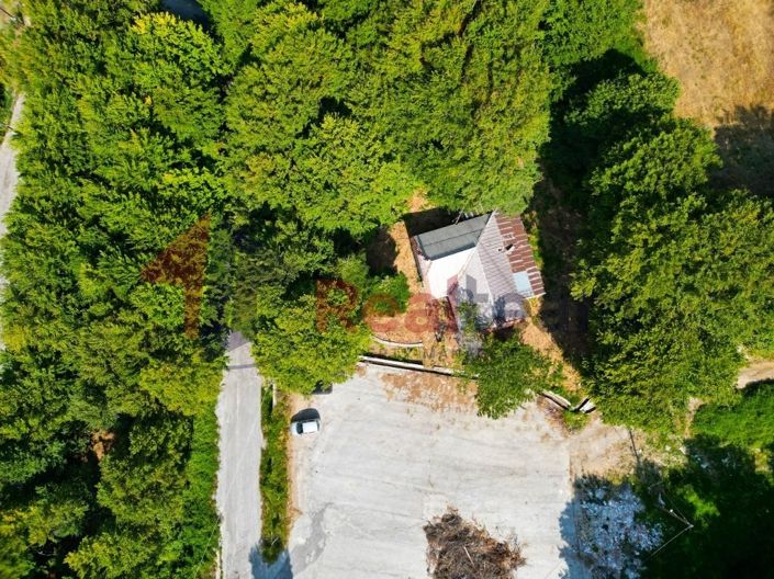 Image No.18-3 Bed Property for sale