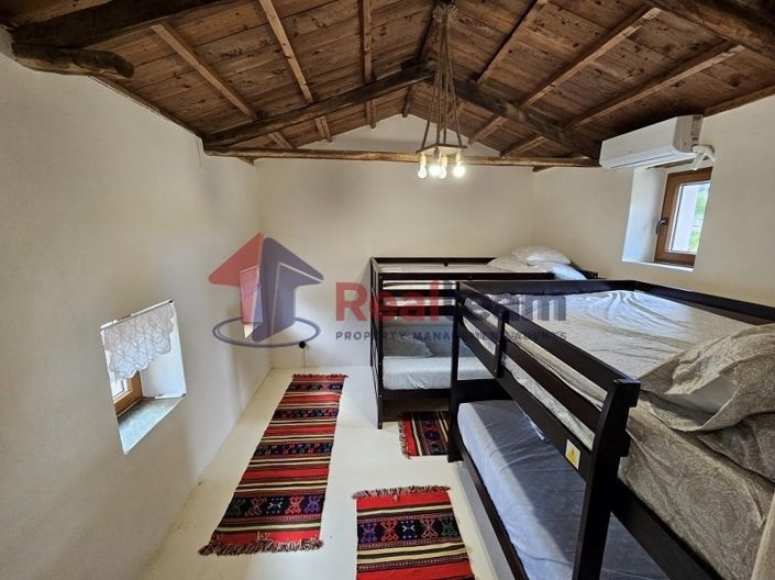 Image No.12-1 Bed Property for sale