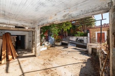 imgfe4201d5-cbb0-4ccf-a3a2-5d1a2a6a3d12