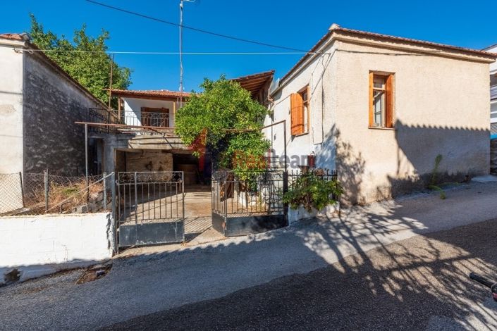 Image No.14-3 Bed Property for sale