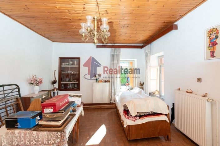 Image No.17-3 Bed Property for sale