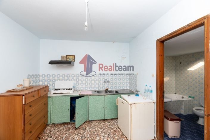 Image No.19-3 Bed Property for sale