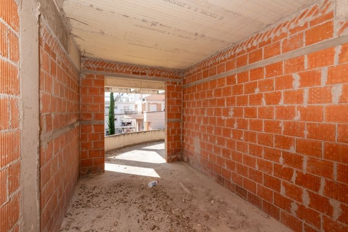 Image No.12-3 Bed Property for sale