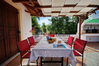 img9041c3f0-86f7-4aef-9742-716848b5d86a