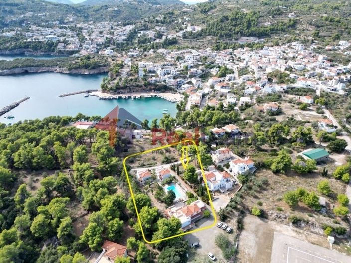 Image No.21-8 Bed Property for sale