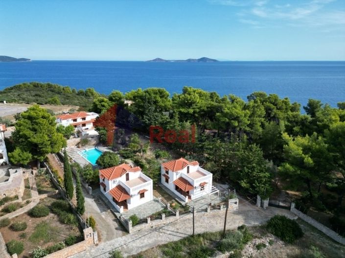 Image No.25-8 Bed Property for sale