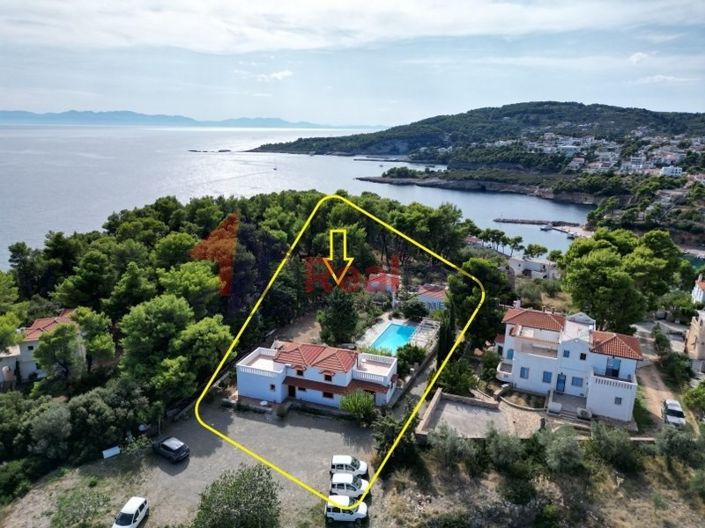 Image No.3-8 Bed Property for sale