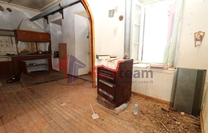 Image No.10-4 Bed Property for sale