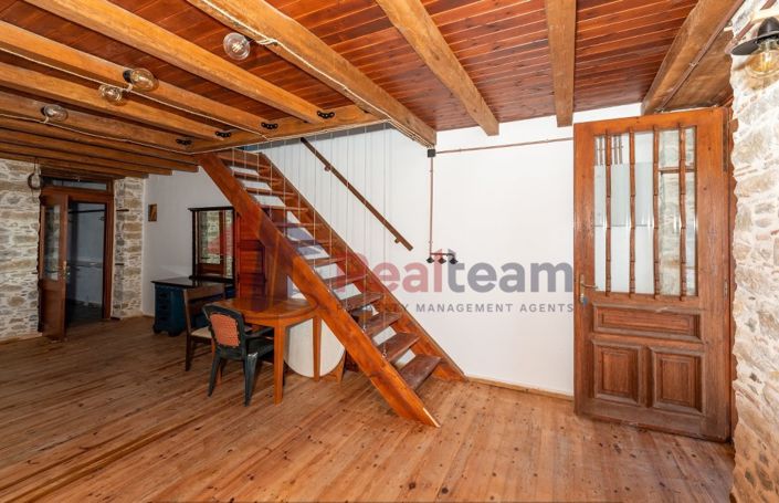 Image No.10-2 Bed Property for sale