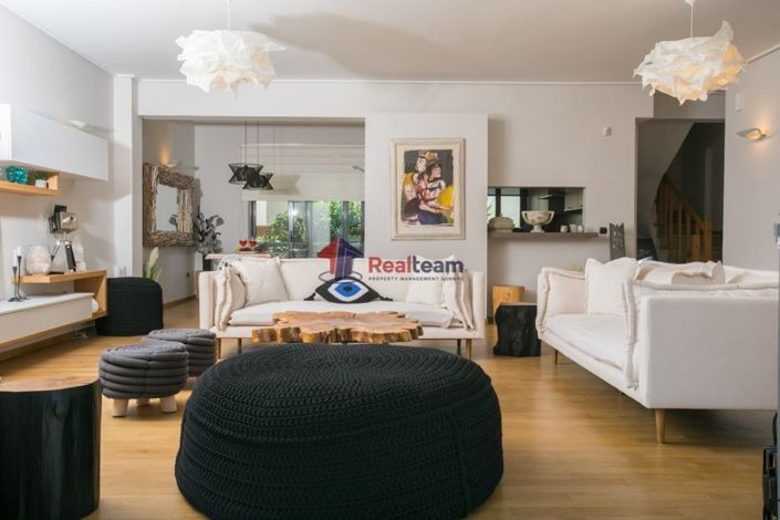 Image No.7-6 Bed Maisonette for sale