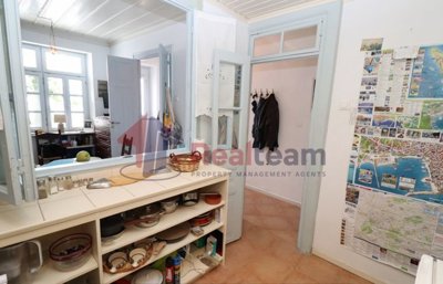 f4a41fb6476b4a548e7a6b1dab270cfe