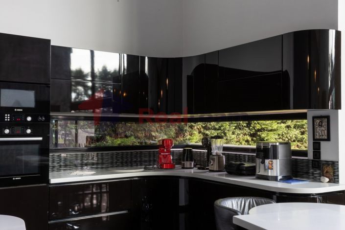 Image No.10-3 Bed Villa for sale