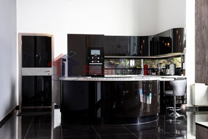 Image No.9-3 Bed Villa for sale