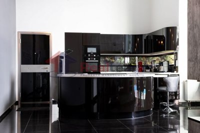 d82dde1942354ad7bd7fcc3a50cbb493