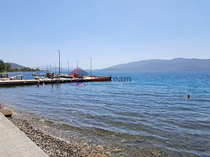 Image No.30-6 Bed Property for sale